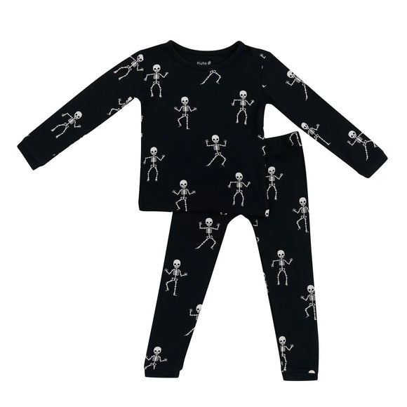 Long Sleeve Pajamas in Skeleton