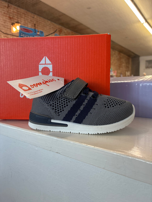 Wynn Grey/Navy Oomphies